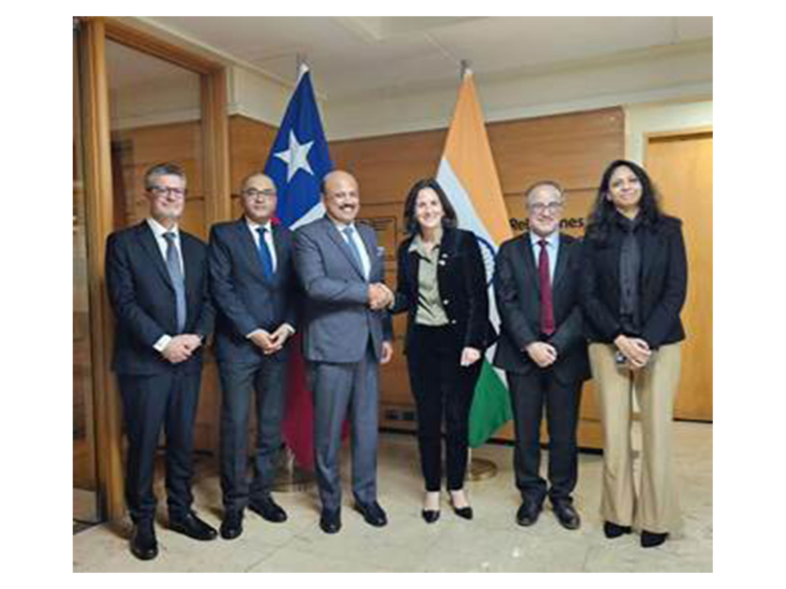 Commerce Secretary Shri Rajesh Agrawal Meets Chilean Vice-Minister Paula Estévez Weinstein (Photo/PIB)