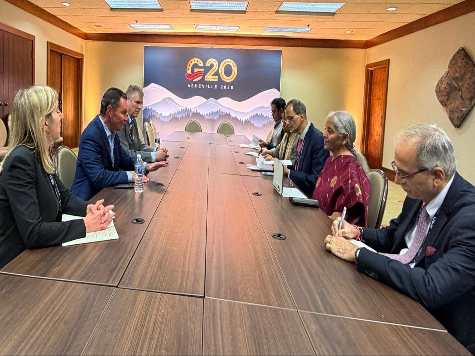 Union Minister for Finance and Corporate Affairs Nirmala Sitharaman met 3M Chairman and Chief Executive Officer William Brown (Photo/@FinMinIndia) Union Minister for Finance and Corporate Affairs Nirmala Sitharaman met 3M Chairman and Chief Executive Officer William Brown (Photo/@FinMinIndia)