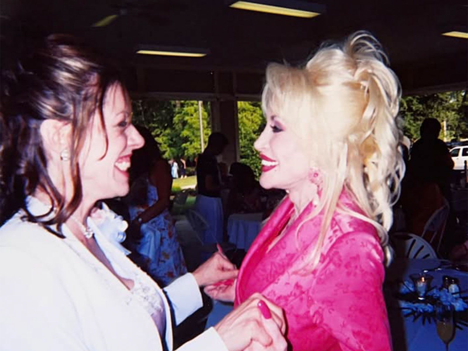 Dolly Parton and sister Freida Parton (Photo/facebook/@Freida Parton) Dolly Parton and sister Freida Parton (Photo/facebook/@Freida Parton)