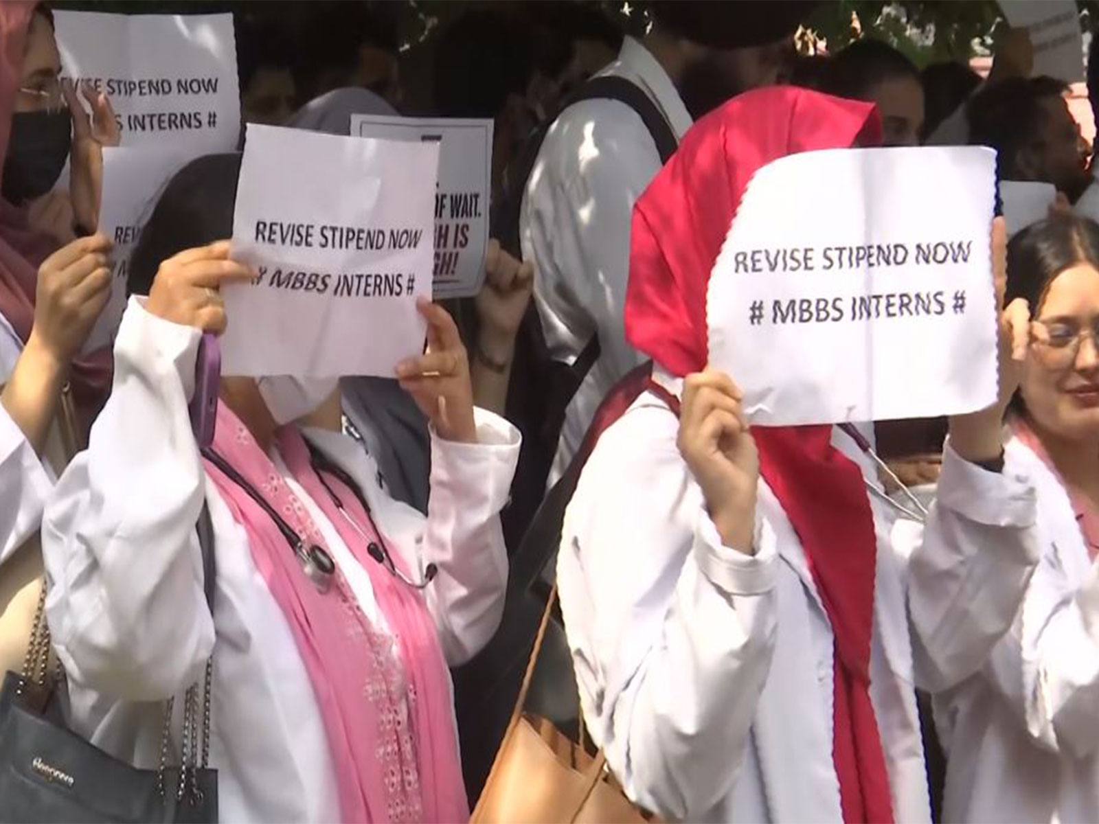 Protesting MBBS interns of GMC (Photo/ANI) Protesting MBBS interns of GMC (Photo/ANI)