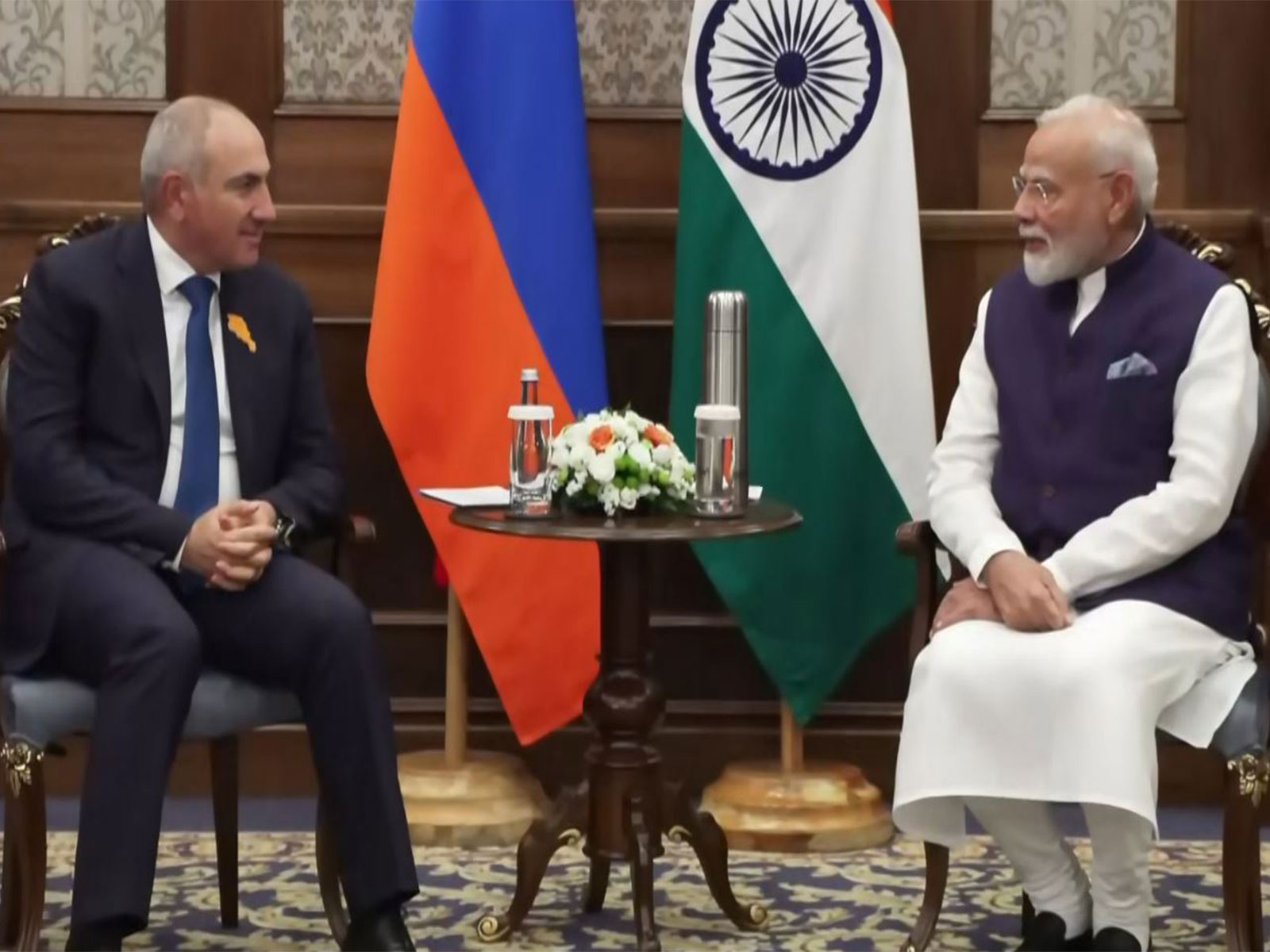 PM Modi meets Armenian Prime Minister Nikol Pashinyan (Photo/ANI/DD)