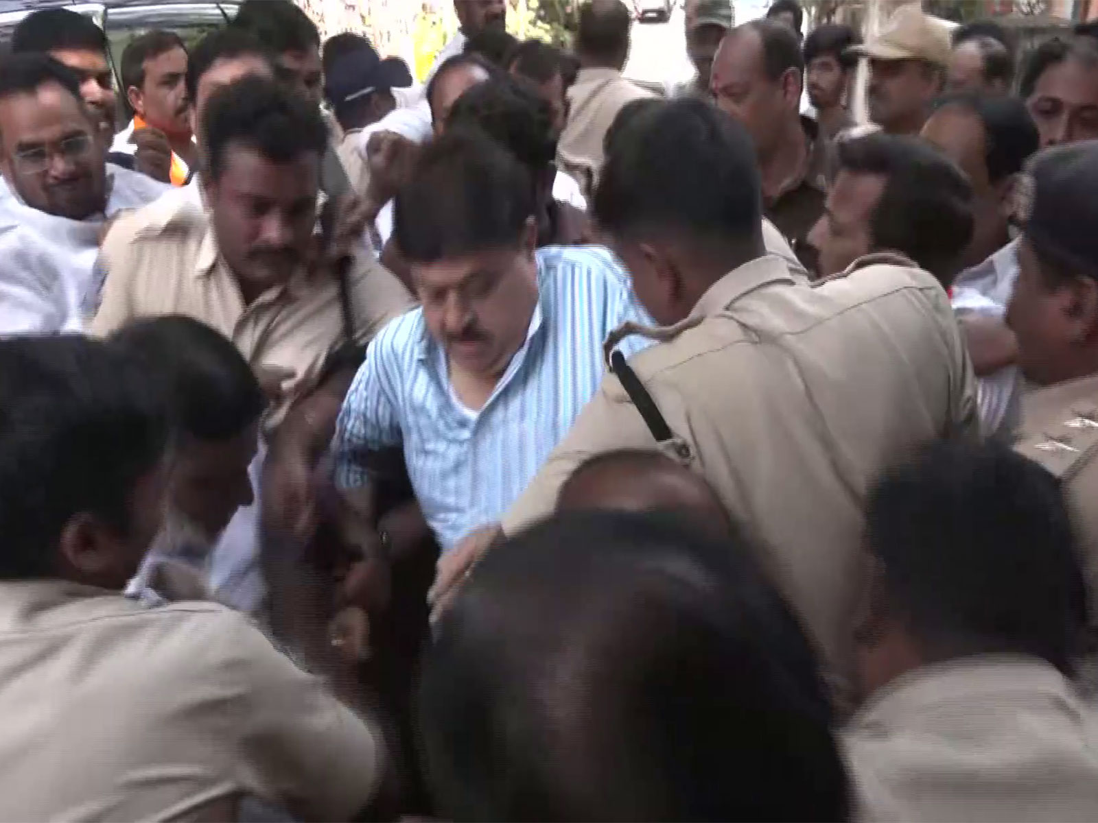 Telangana BJP chief Ramchander Rao detained (Photo/ANI) Telangana BJP chief Ramchander Rao detained (Photo/ANI)