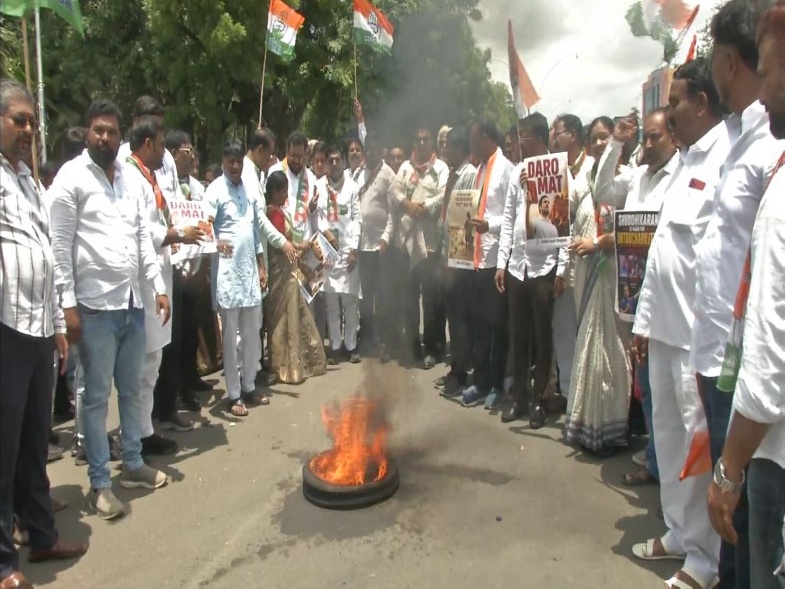 Congress workers stage protest against the FIR registered against Rahul Gandhi (Photo/ANI) Congress workers stage protest against the FIR registered against Rahul Gandhi (Photo/ANI)