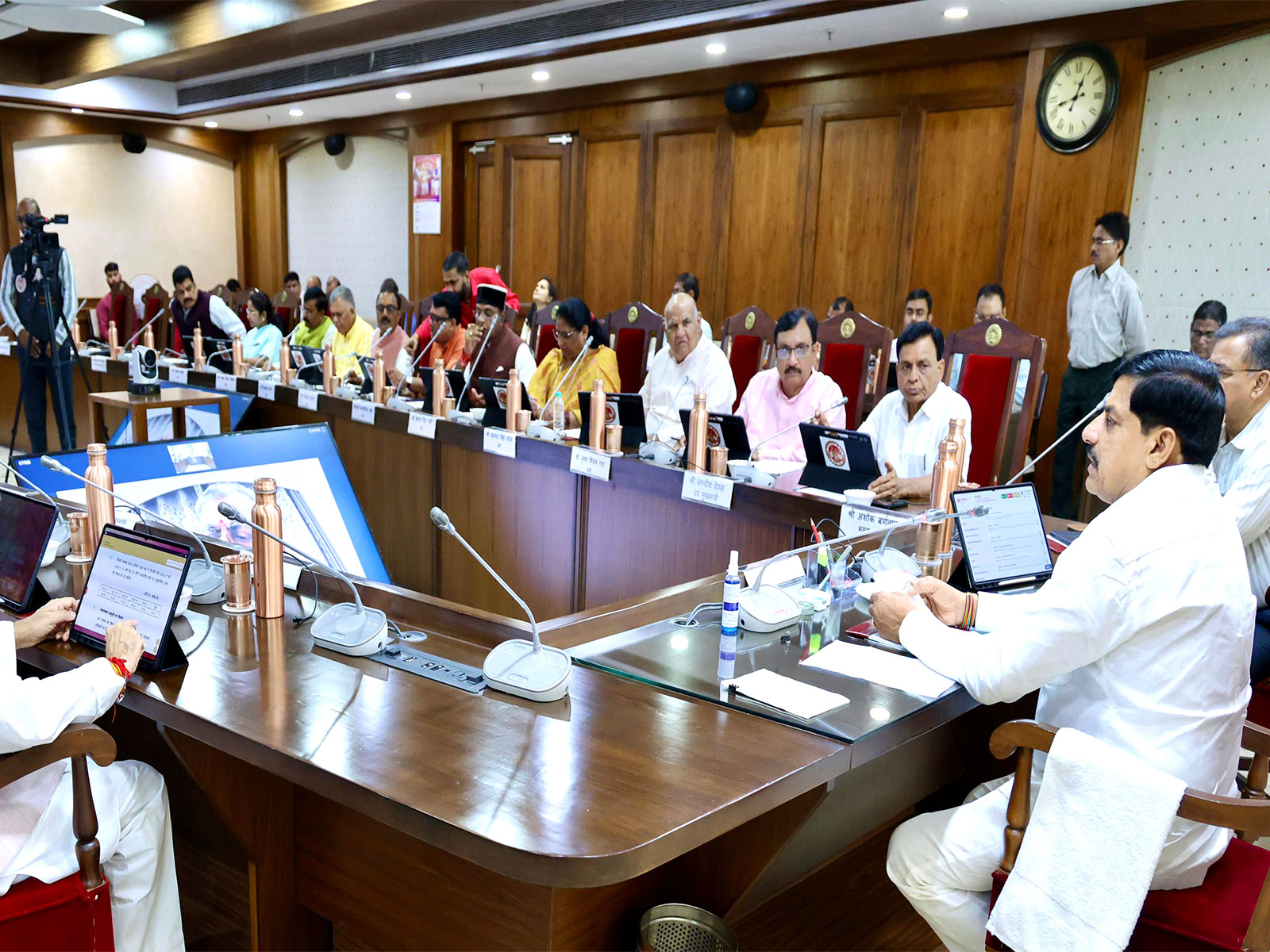 MP CM Mohan Yadav is chairing the cabinet meeting (Photo/DPR) MP CM Mohan Yadav is chairing the cabinet meeting (Photo/DPR)