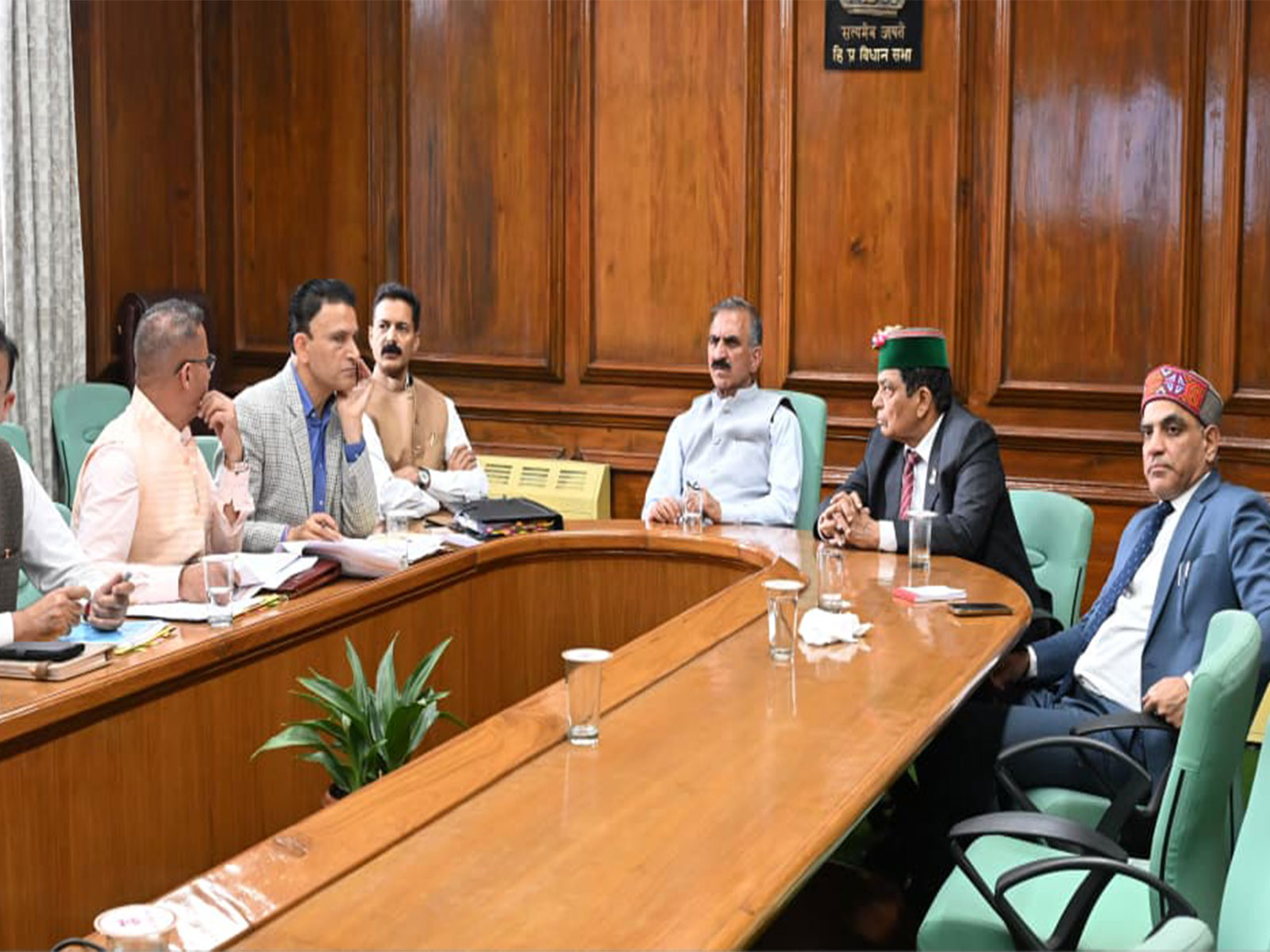 Chief Minister Sukhvinder Singh Sukhu with officials (Photo/ANI)