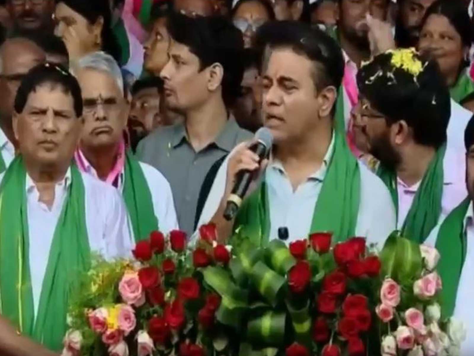 KTR address Miryalaguda farmersโ protest (Photo/ANI) KTR address Miryalaguda farmersโ protest (Photo/ANI)