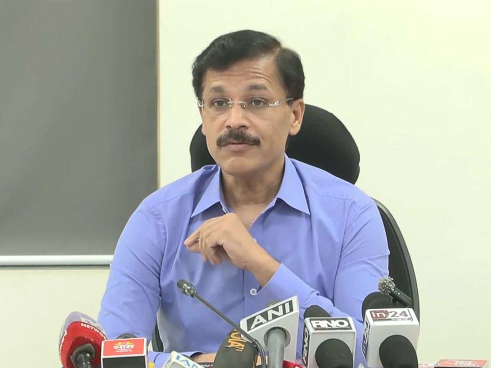Maharashtra FDA chief Tukaram Mundhe (File photo/ANI) Maharashtra FDA chief Tukaram Mundhe (File photo/ANI)