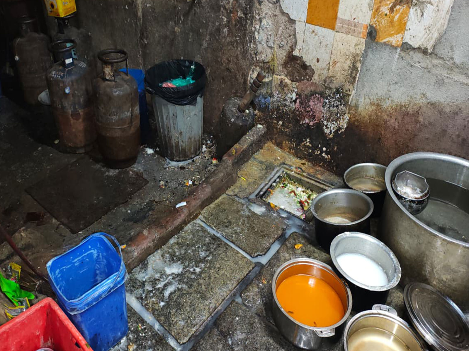 Visuals of Chairman's Club kitchen in Sahakaranagar (Photo: Karnataka Food Safety Wing) Visuals of Chairman's Club kitchen in Sahakaranagar (Photo: Karnataka Food Safety Wing)