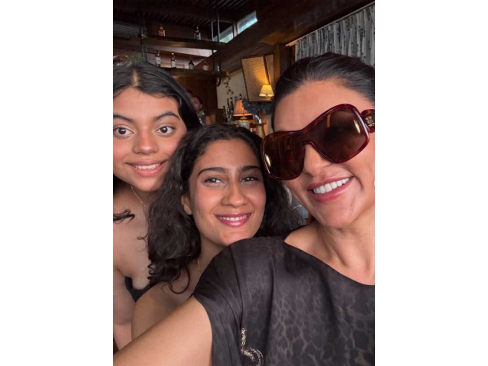 Actor Sushmita Sen (right0 with her daughters renee (middle) and Alisah (left) (Image source: Sushmita's Instagram) Actor Sushmita Sen (right0 with her daughters renee (middle) and Alisah (left) (Image source: Sushmita's Instagram)