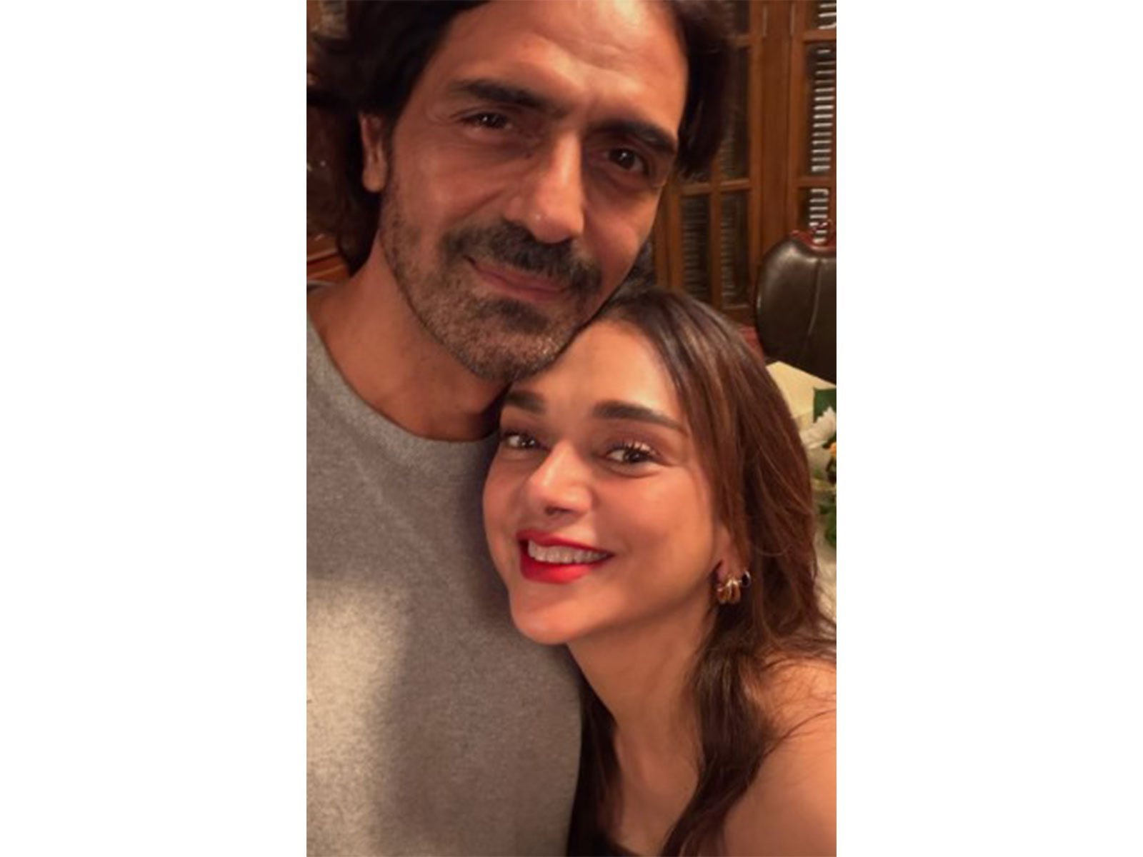 Arjun Rampal wraps up filming for Imtiaz Ali’s ‘O Saathi Re’, shares adorable pics with co-star Aditi