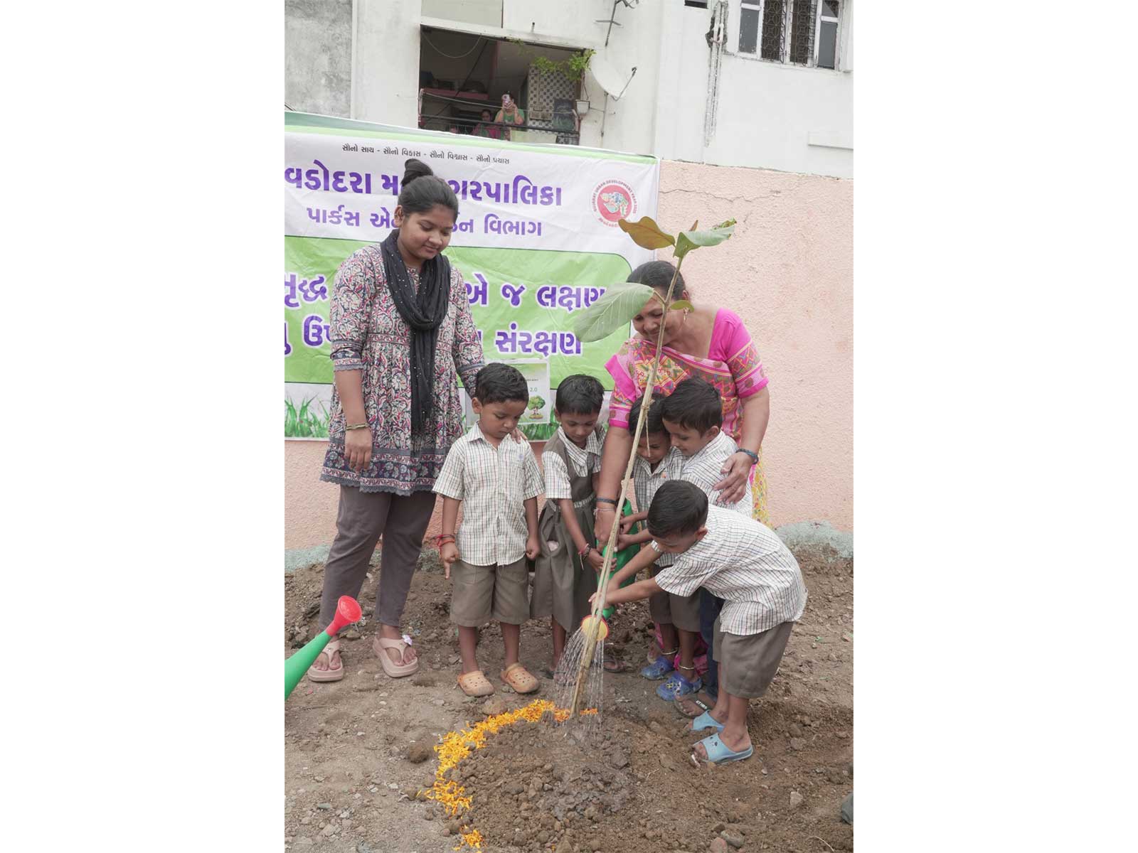 Cleanliness drive  across Vadodara and Navsari districts (Photo/Gujarat CMO)