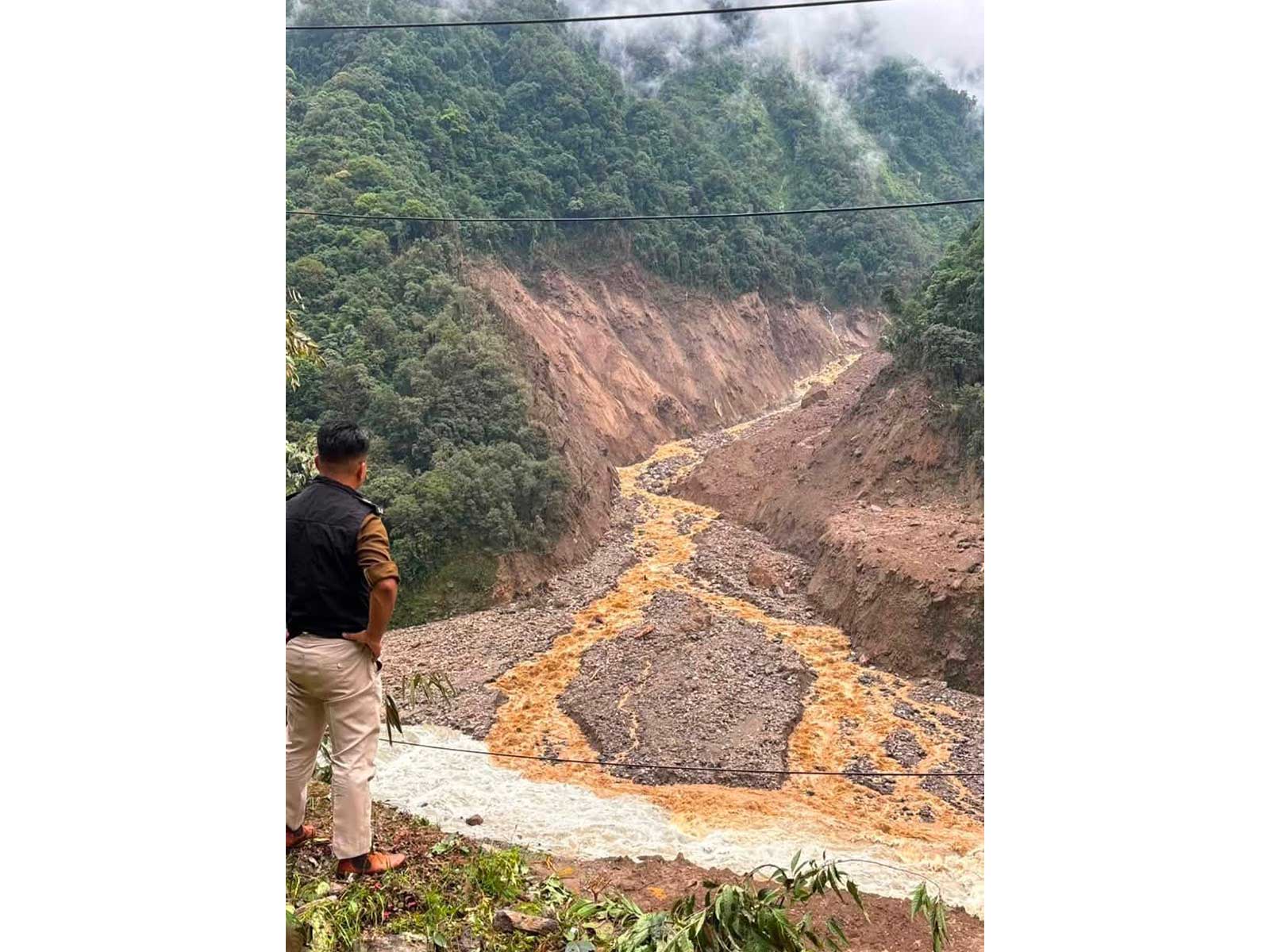 Visuals from the landslide area (Photo/Mangan District Administration)