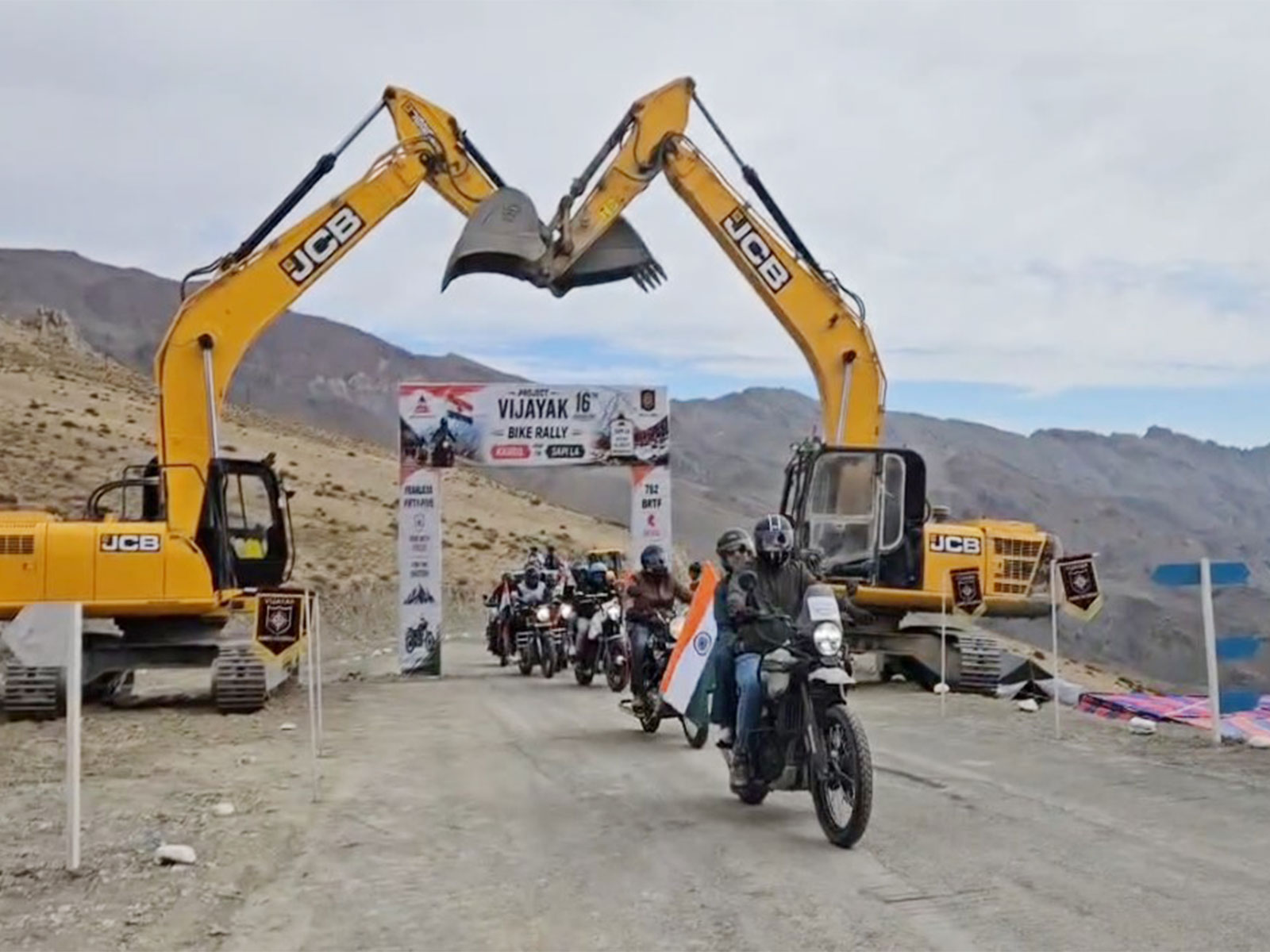 Project Vijayak begins 16th Raising Day celebrations with motorcycle rally to Sapi La (Photo/ANI) Project Vijayak begins 16th Raising Day celebrations with motorcycle rally to Sapi La (Photo/ANI)