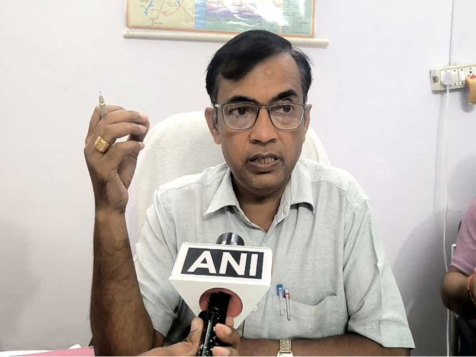 District Surveillance Officer Dr. Praveen Srivastava (Photo/ANI) District Surveillance Officer Dr. Praveen Srivastava (Photo/ANI)