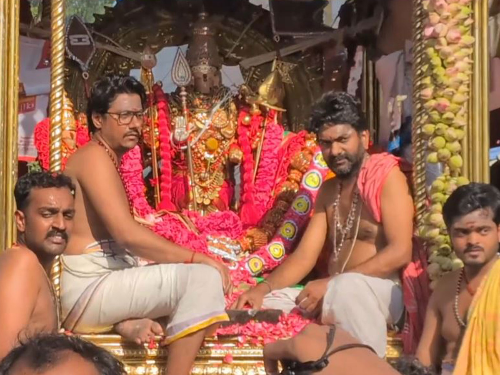Lord Shanmugar appeared in the traditional ‘Red Saathi’ alankaram on a golden palanquin (Photo/ ANI) Lord Shanmugar appeared in the traditional ‘Red Saathi’ alankaram on a golden palanquin (Photo/ ANI)