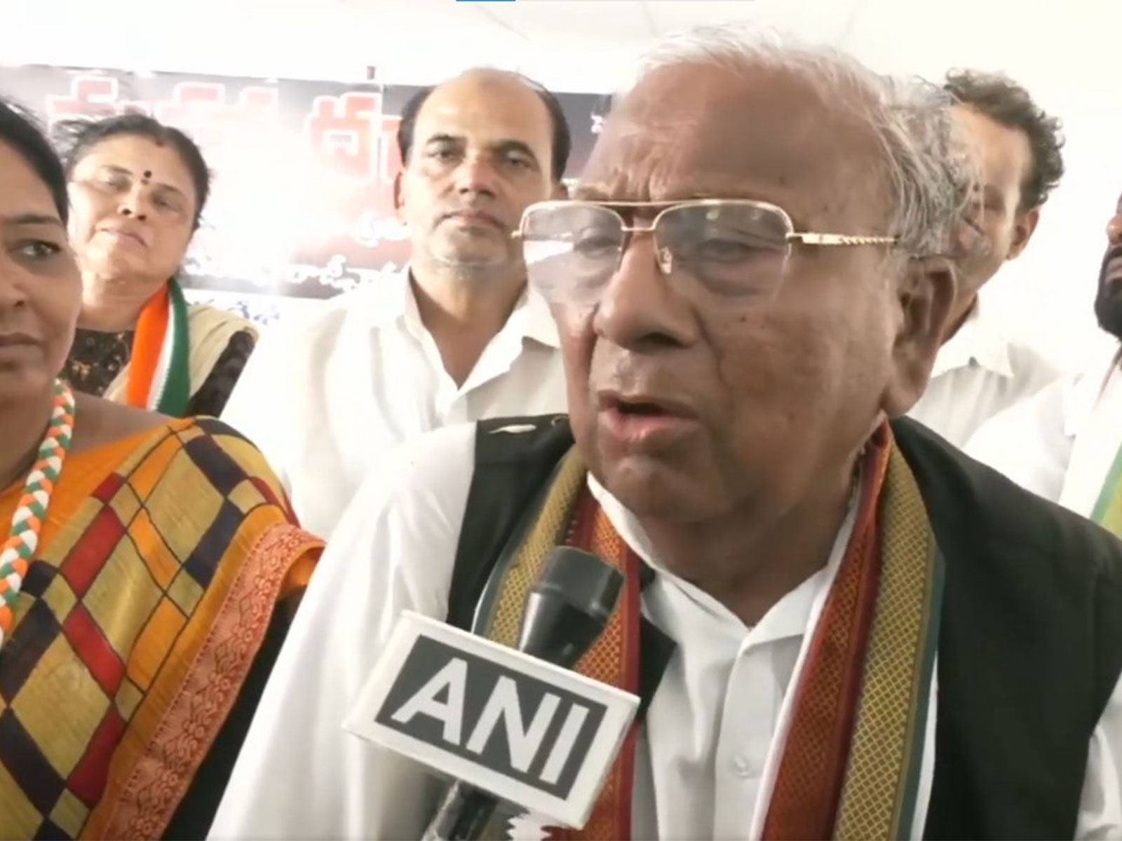 Senior Congress leader V Hanumantha Rao (Photo/ANI)