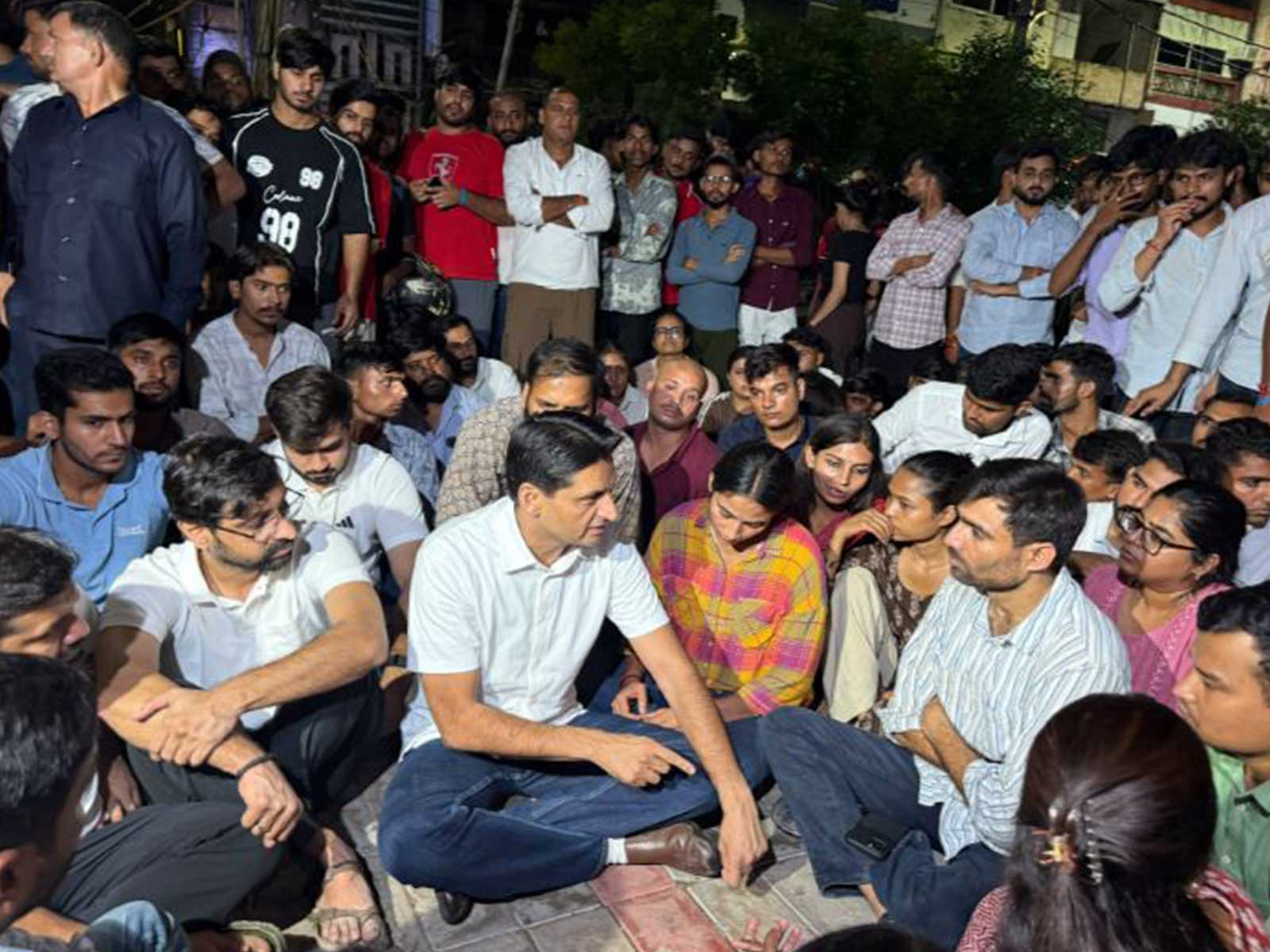 Deepinder Hooda at the sit-in with NSUI members (Photo:X/@DeependerSHooda)