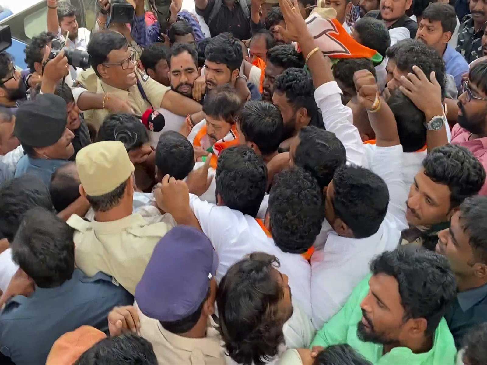 Telangana BJP Chief Ramchander Rao detained (Photo/ANI) Telangana BJP Chief Ramchander Rao detained (Photo/ANI)