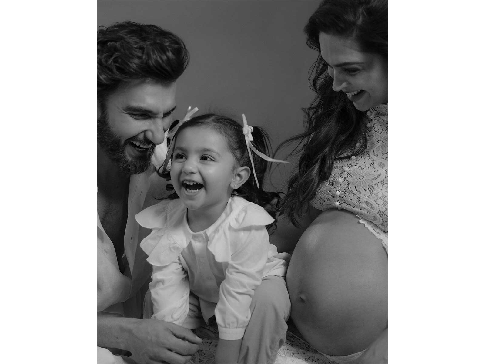 Ranveer Singh, Deepika Padukone and Dua (Photo/Instagram@DeepikaPadukone)