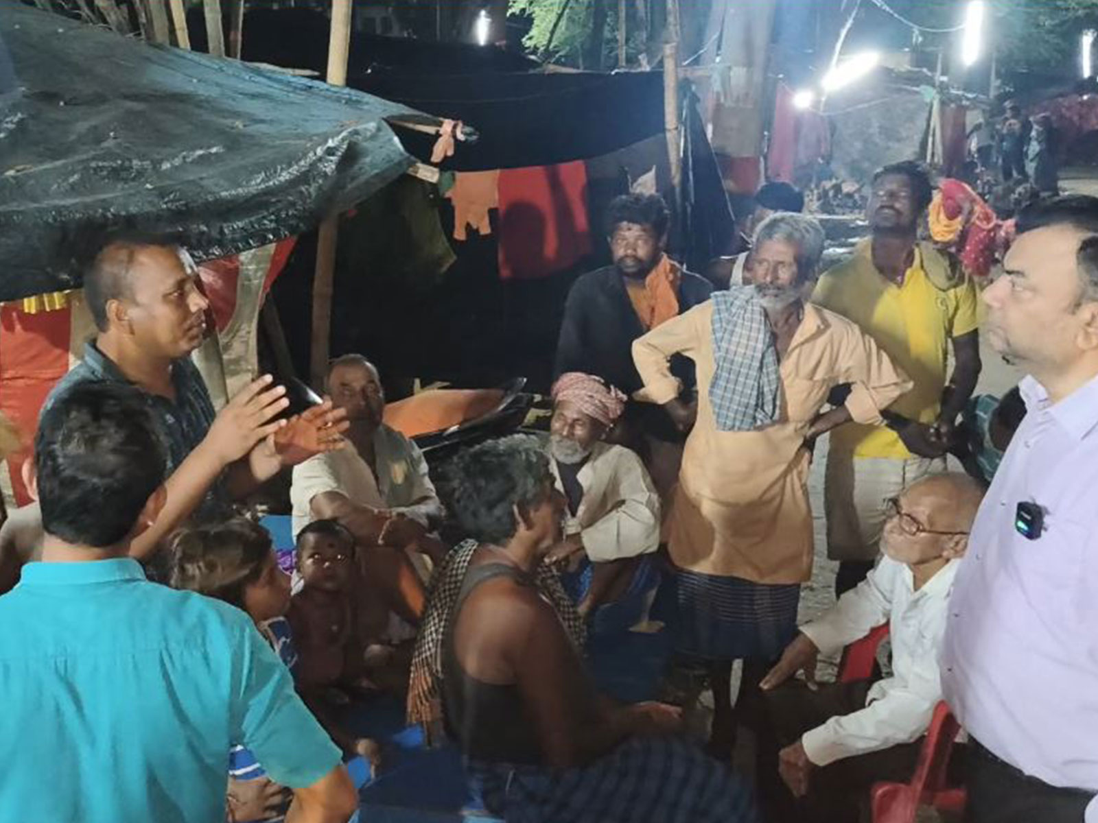 Bhagalpur Secretary In-Charge inspects flood relief camps (Photo/ANI) Bhagalpur Secretary In-Charge inspects flood relief camps (Photo/ANI)