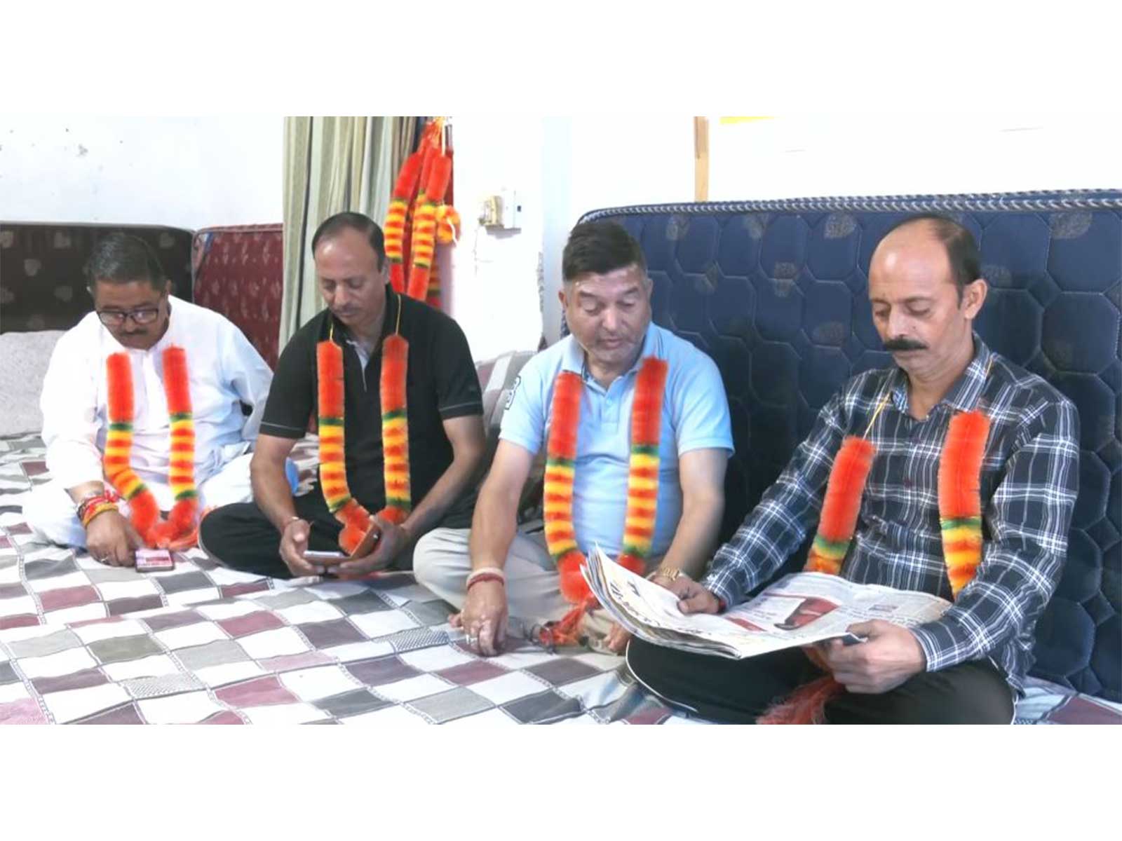 Primary Teachers' Protest Continues as Chain Hunger Strike Enters 46th Day (Photo/ ANI) Primary Teachers' Protest Continues as Chain Hunger Strike Enters 46th Day (Photo/ ANI)