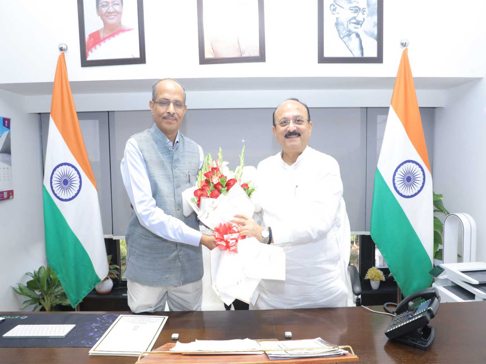 Retired IAS officer SCL Das takes charge as DERC chairman (Photo/X @ashishsood_bjp)