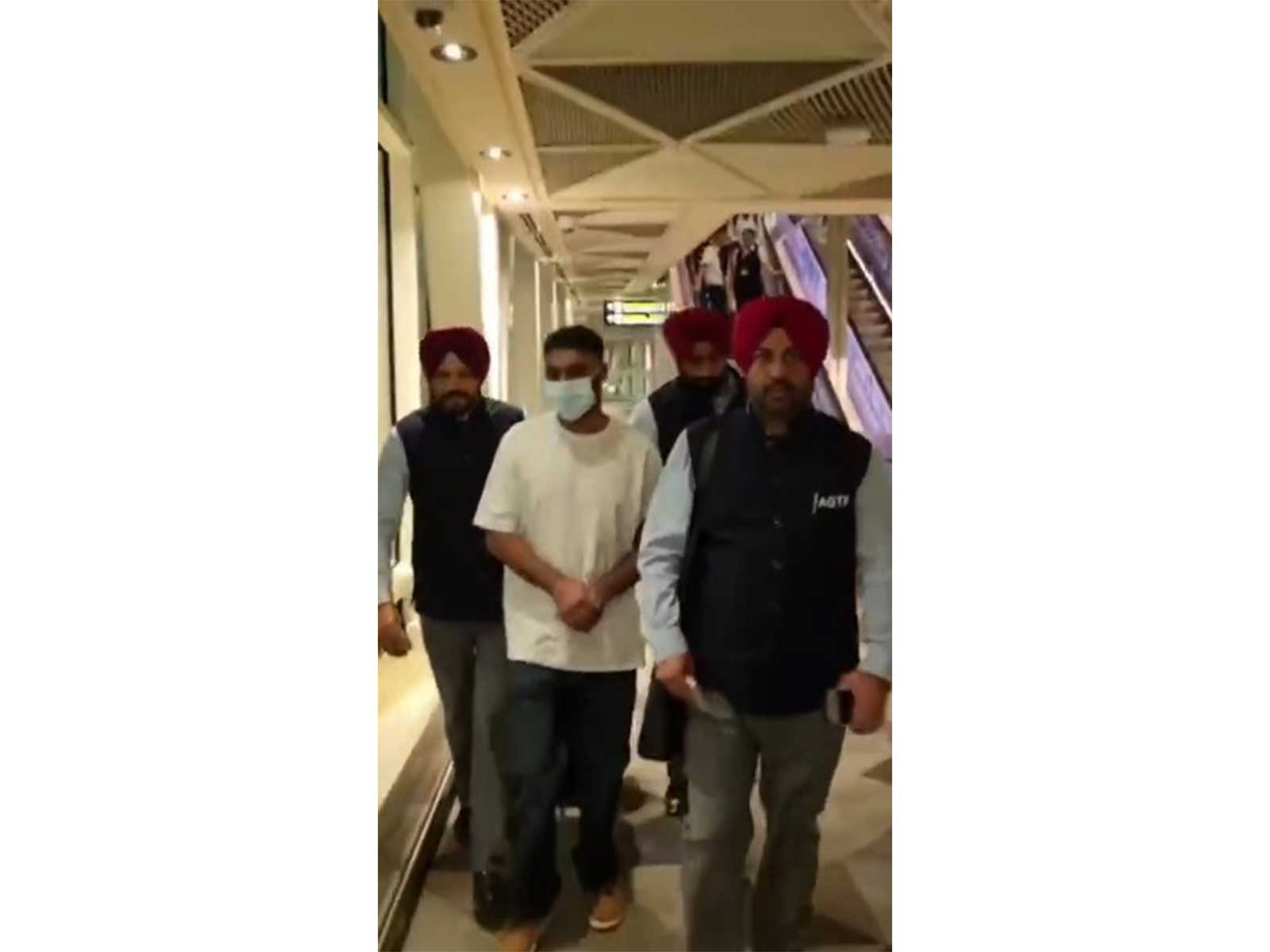 Punjab Police brings back gang operative (Photo/X/@DGPPunjabPolice)