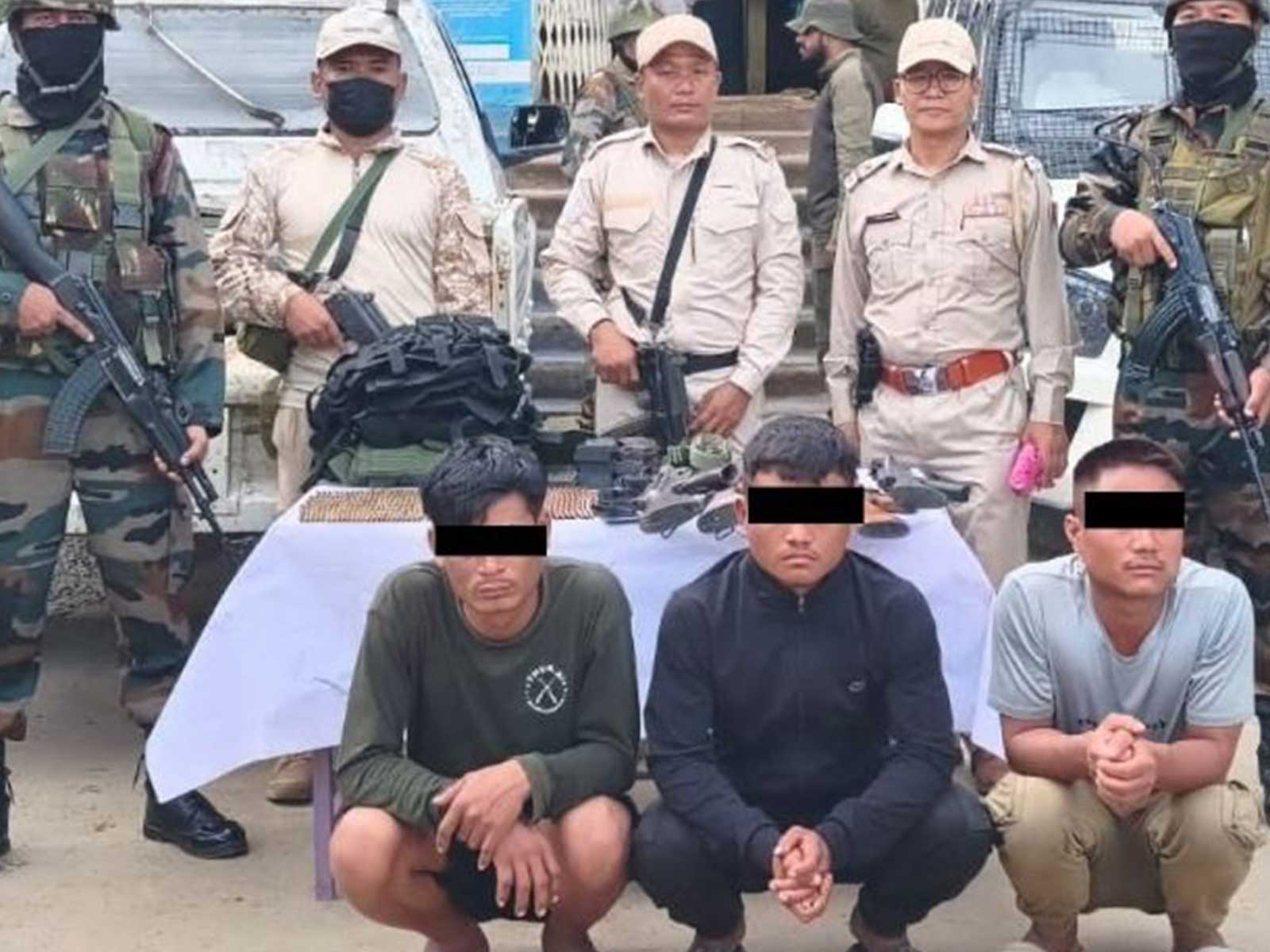 Manipur Police with arrested persons (Photo:X?@manipur_police) Manipur Police with arrested persons (Photo:X?@manipur_police)