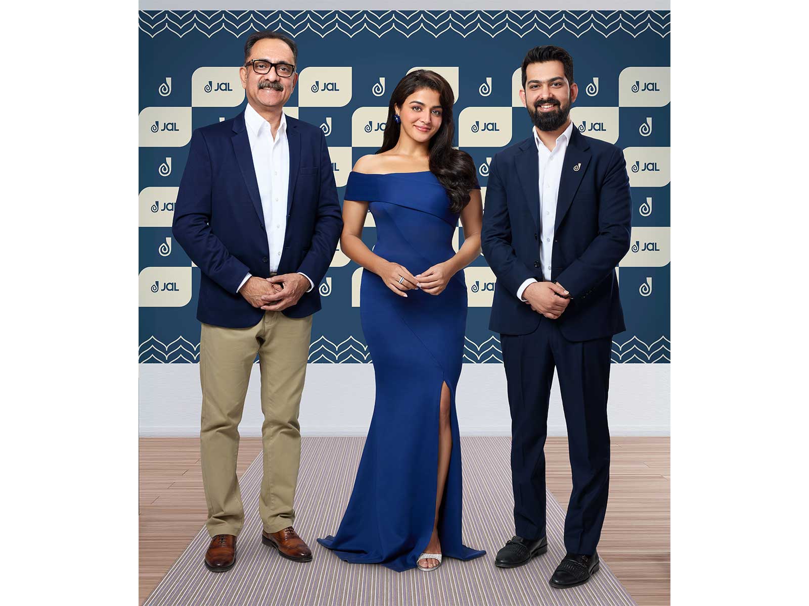 Mr. Vivek Kapoor, Director, JAL Bath Fittings (Left) Mr. Siddhant Kapoor, Director Marketing, JAL Bath Fittings(Right) with Wamiqa Gabbi at the announcement