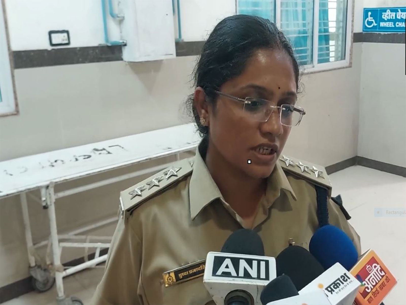 Ujjain, Chief Superintendent of Police (CSP) Pushpa Prajapat on the wall collapse incident (Photo/ ANI)