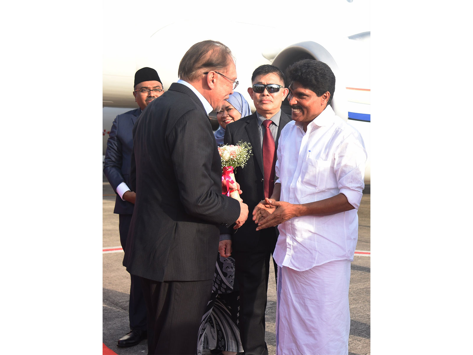 Keralam CM Satheesan greets Malaysia PM Anwar Ibrahim (Photo/X @vdsatheesan)