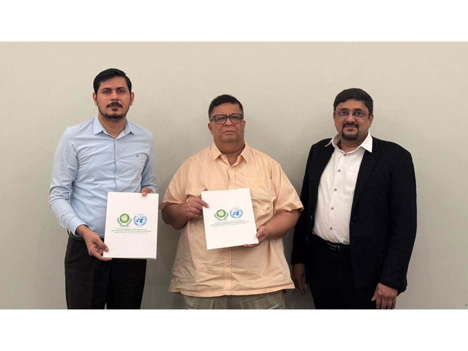L- R -Dr Sahil Singh, Dr Sailesh Lachu Hiranandani and Mr Nitin Gupta L- R -Dr Sahil Singh, Dr Sailesh Lachu Hiranandani and Mr Nitin Gupta