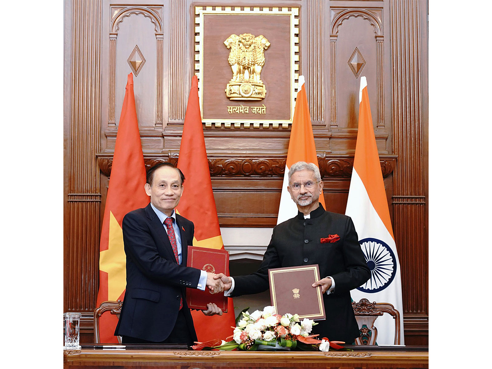 EAM S Jaishankar with Vietnam’s Foreign Affairs Minister Le Hoai Trung at the 19th India - Vietnam Joint Commission Meeting in New Delhi (Photo/ANI)