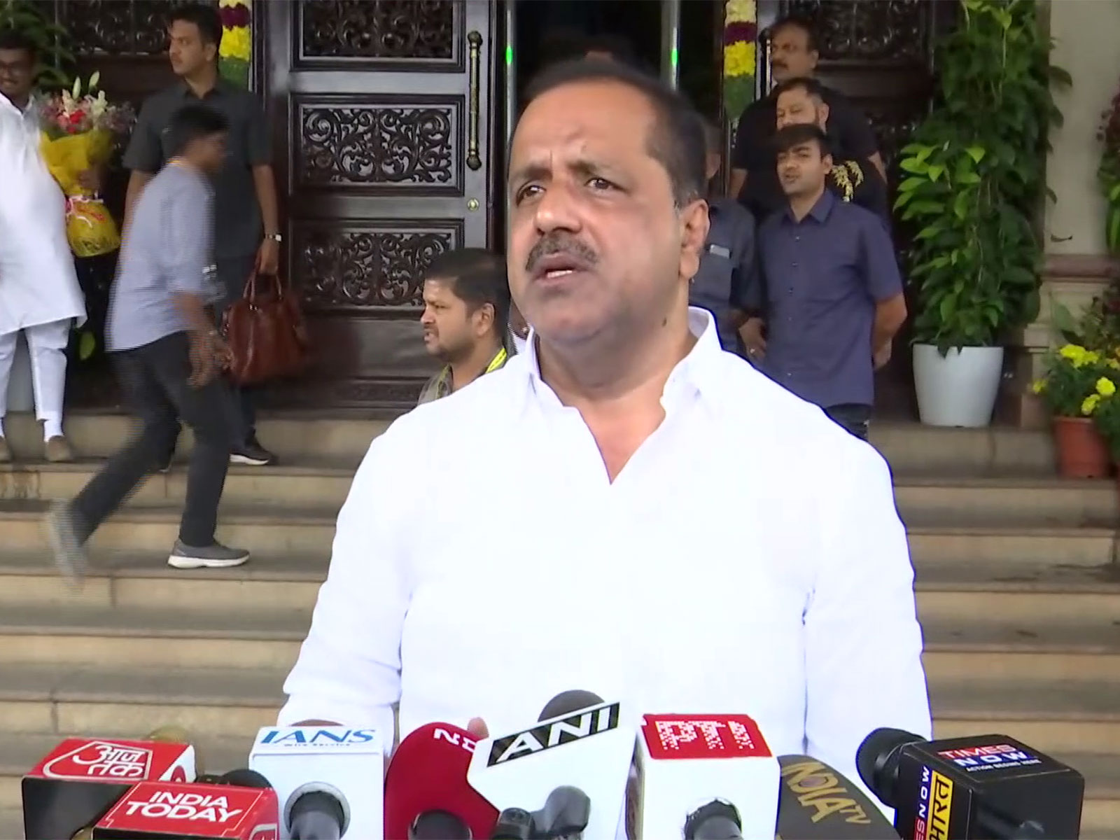 Karnataka Health & Family Welfare Minister UT Khader (File photo/ANI) Karnataka Health & Family Welfare Minister UT Khader (File photo/ANI)