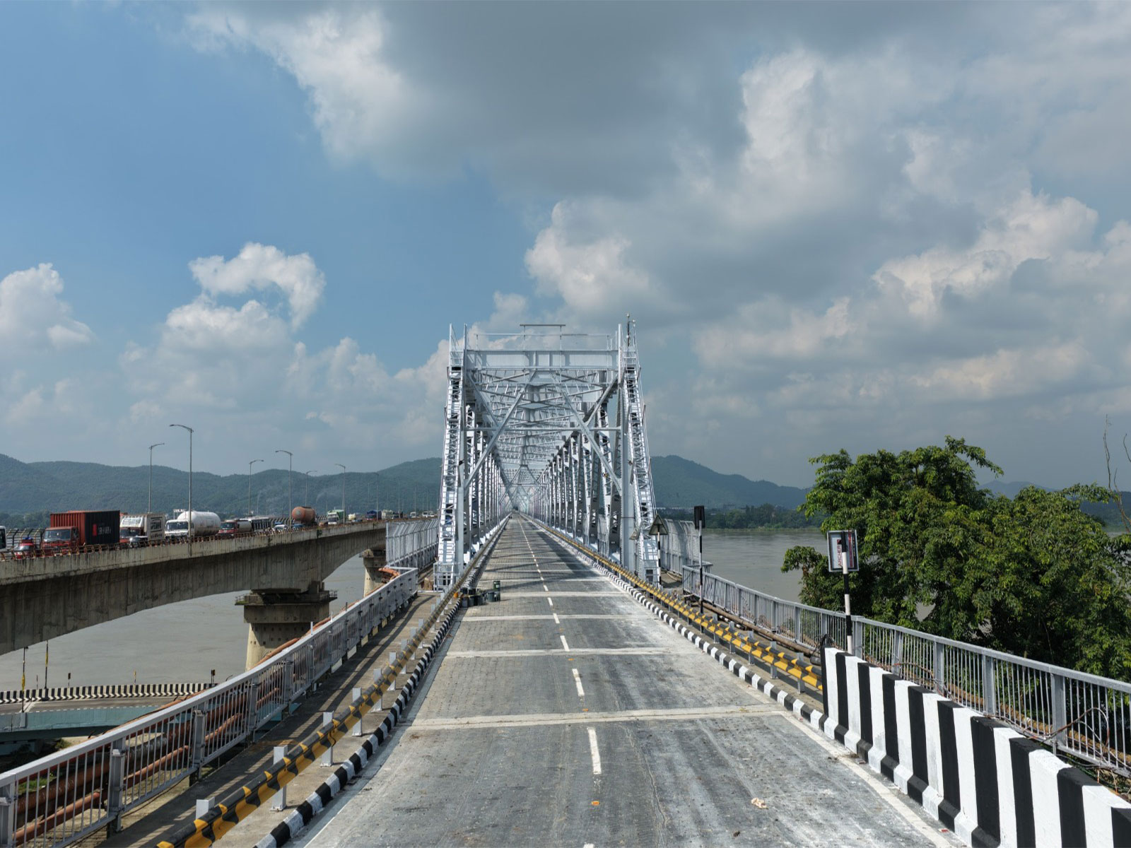 Assam's iconic Saraighat Bridge gets Rs 7 cr facelift after 63 years (Photo:NRF)