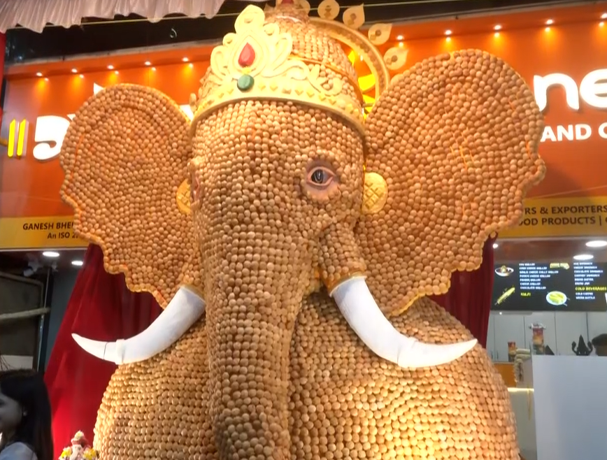 Creativity at its peak! 13-ft Ganesha idol made of pani puri leaves Pune amazed