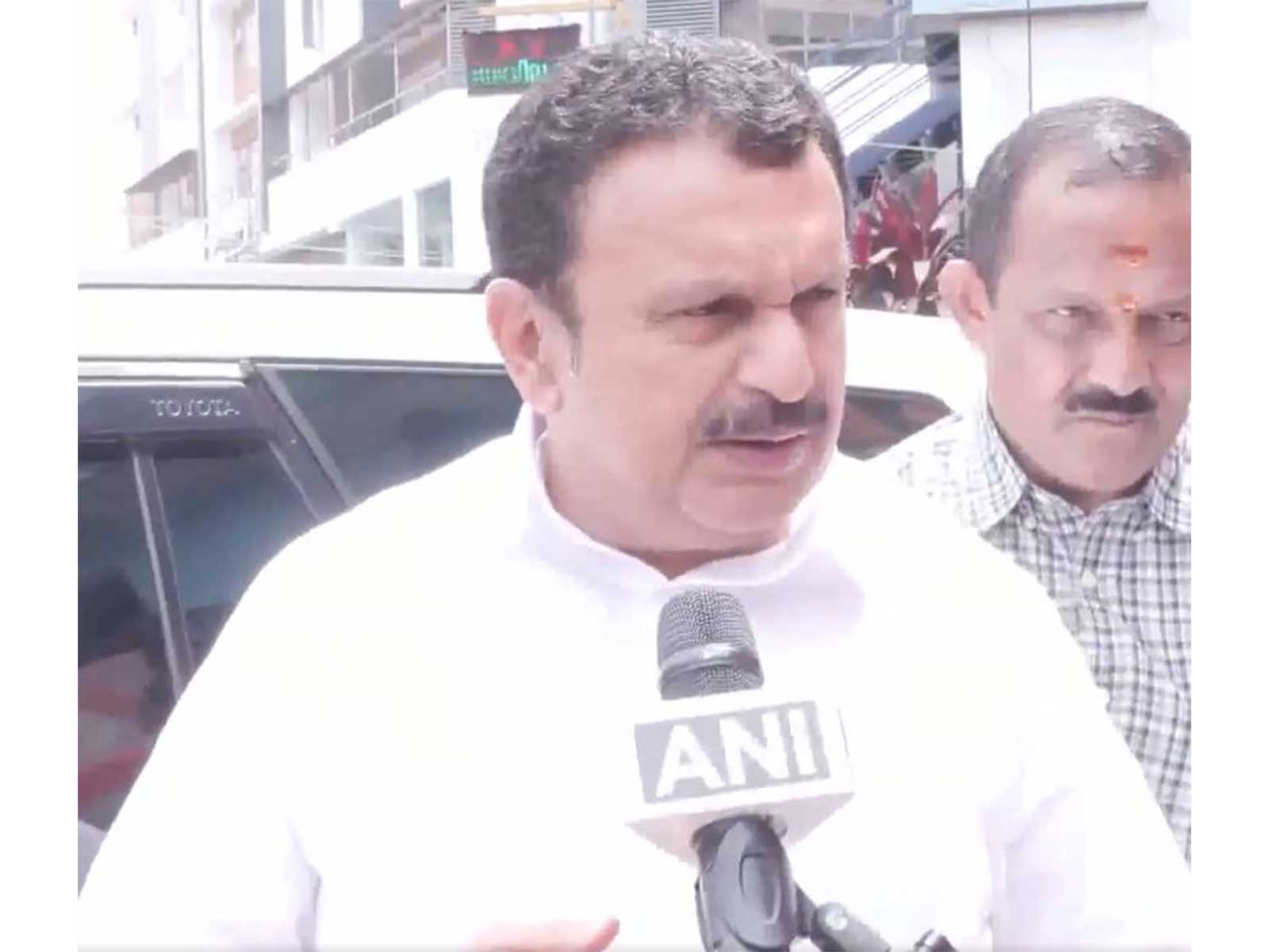 Keralam Health Minister K Muraleedharan (Photo/ANI)