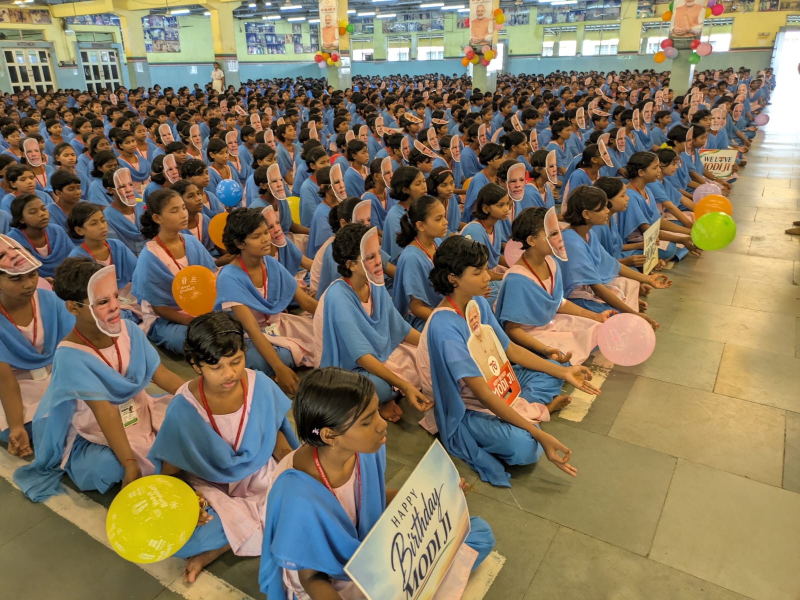 40,000 tribal students celebrate PM Modi's birthday in Bhubaneswar (Photo/ANI) 40,000 tribal students celebrate PM Modi's birthday in Bhubaneswar (Photo/ANI)