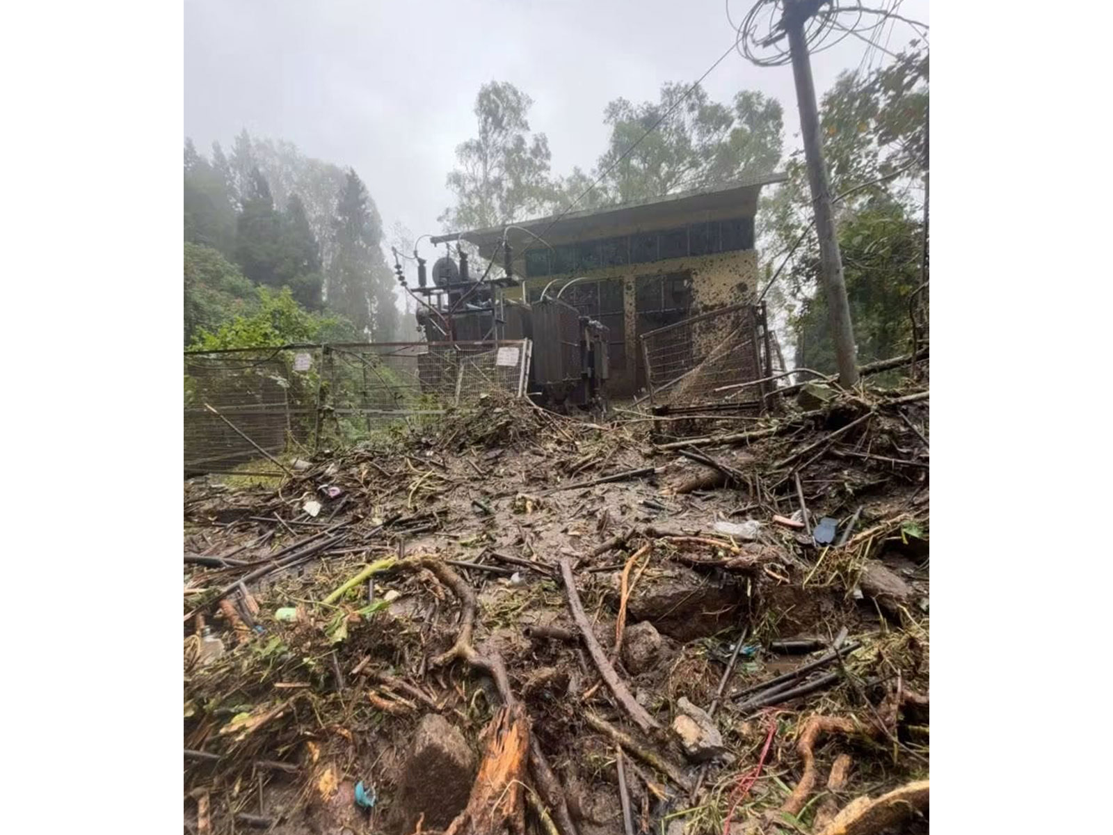 Landslide in Sikkim's Gangtok damages house (Photo/IPR) Landslide in Sikkim's Gangtok damages house (Photo/IPR)