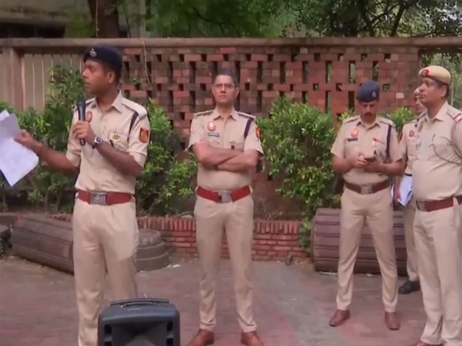 Police steps up security across North Campus as DUSU polling begins (Photo/ANI) Police steps up security across North Campus as DUSU polling begins (Photo/ANI)