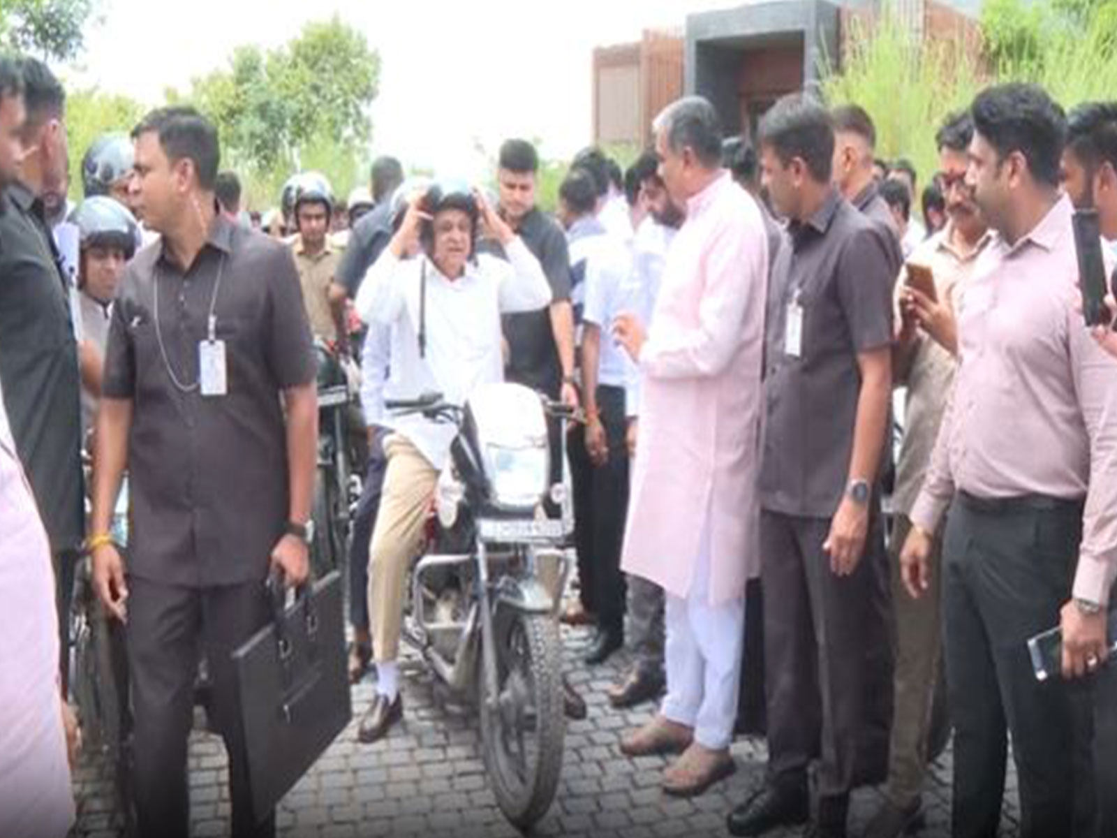 Gujarat CM Bhupendra Patel welcomes Bike Yatra at Sanand (Photo/GujaratCMO) Gujarat CM Bhupendra Patel welcomes Bike Yatra at Sanand (Photo/GujaratCMO)