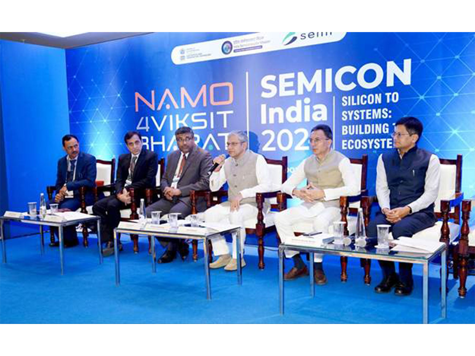 Union Electronics and IT Minister Ashwini Vaishnaw and other officials at SEMICON India 2026 in New Delhi (Photo/PIB)