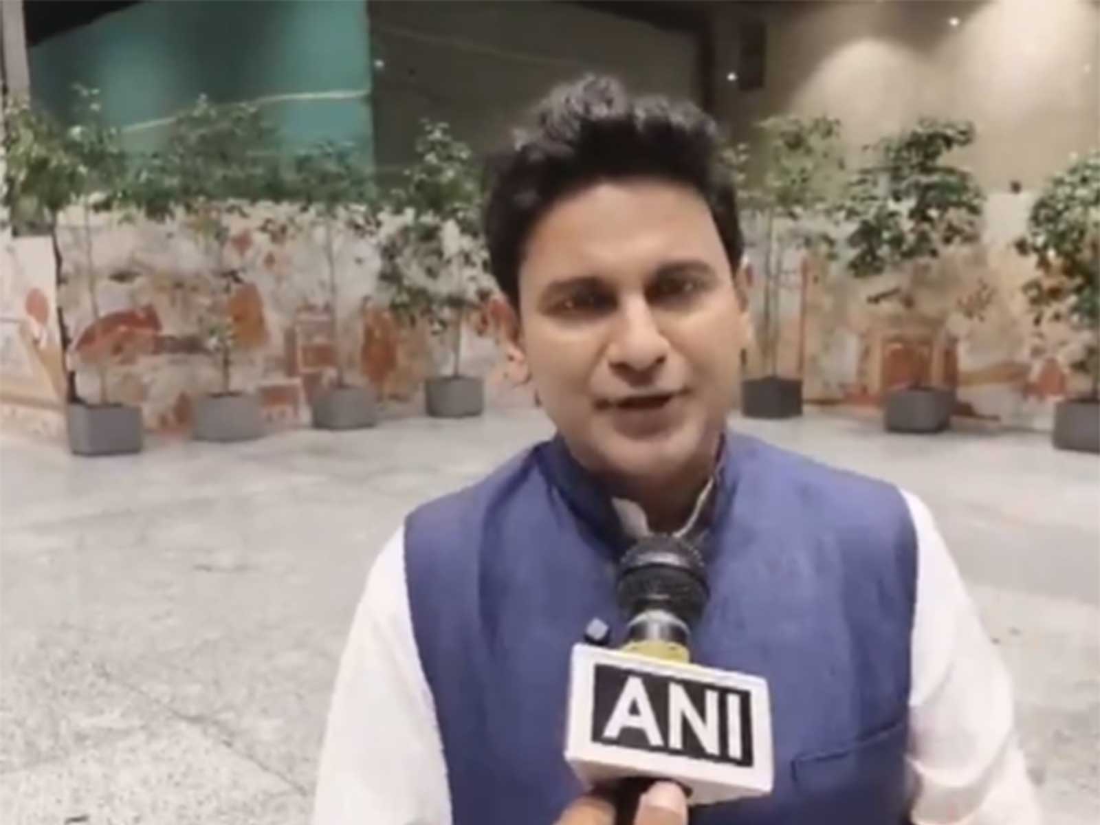  Lyricist Manoj Muntashir (Photos/ANI)
