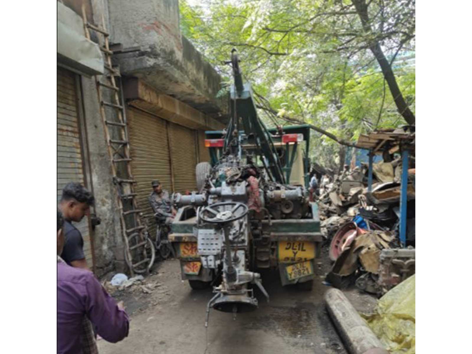 MCD conducts 41 demolition actionsย during city-wide enforcement drive (Photo/@MCD_Delhi) MCD conducts 41 demolition actionsย during city-wide enforcement drive (Photo/@MCD_Delhi)