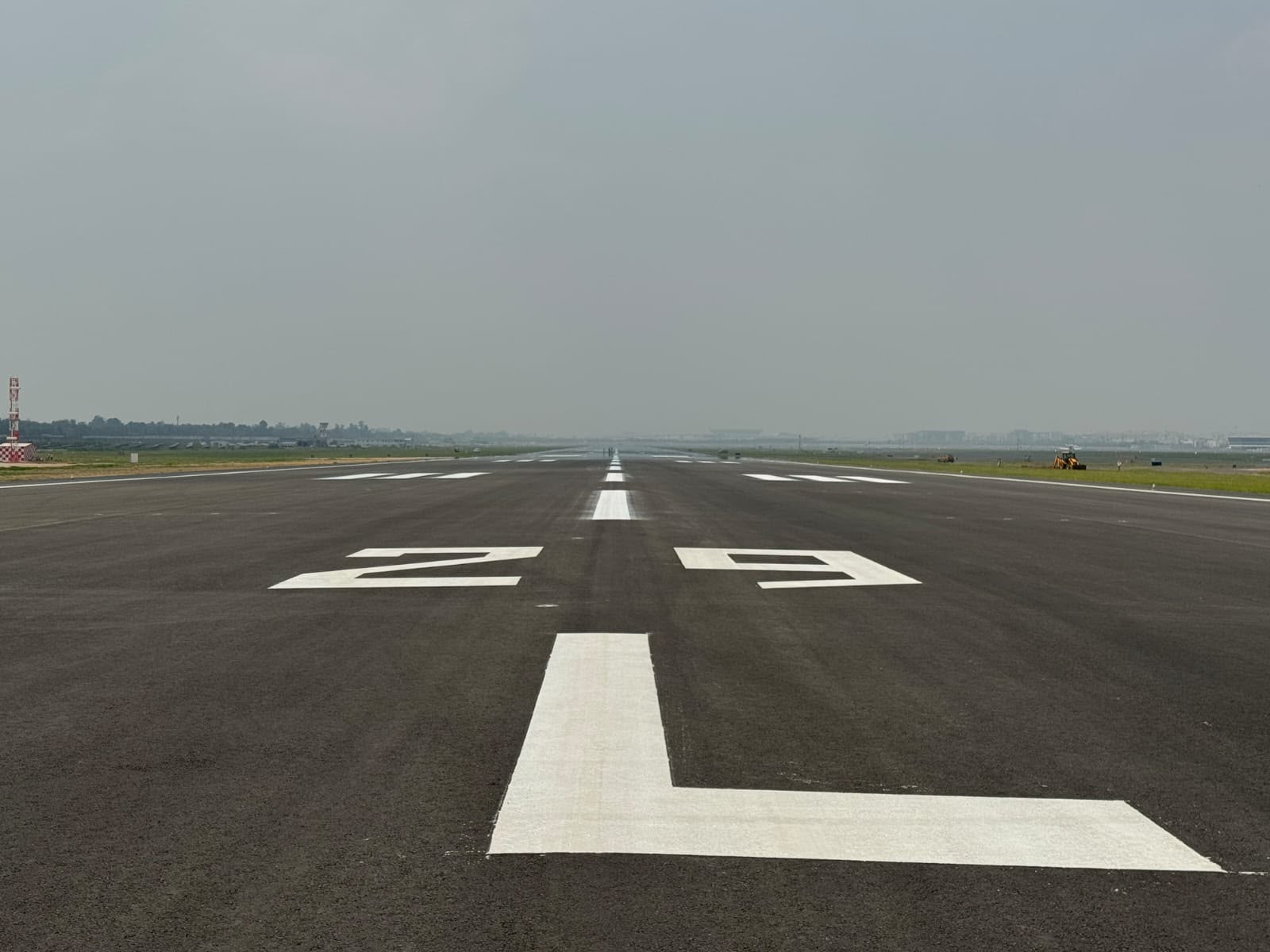11R/29L runway at Indira Gandhi International Airport, Delhi (Photo/DelhiAirport) 11R/29L runway at Indira Gandhi International Airport, Delhi (Photo/DelhiAirport)