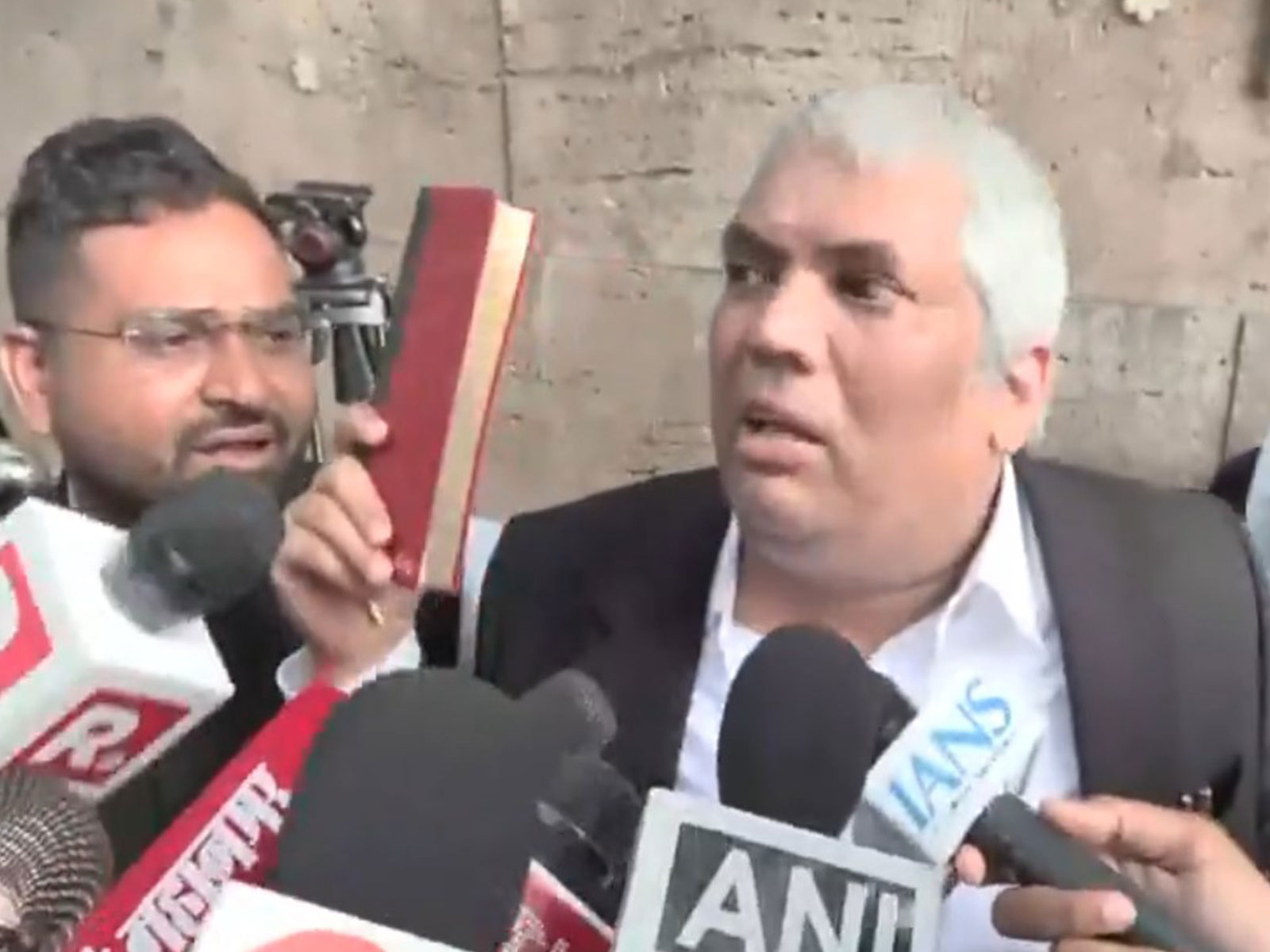 Advocate Nilesh Ojha (Photo/ANI)