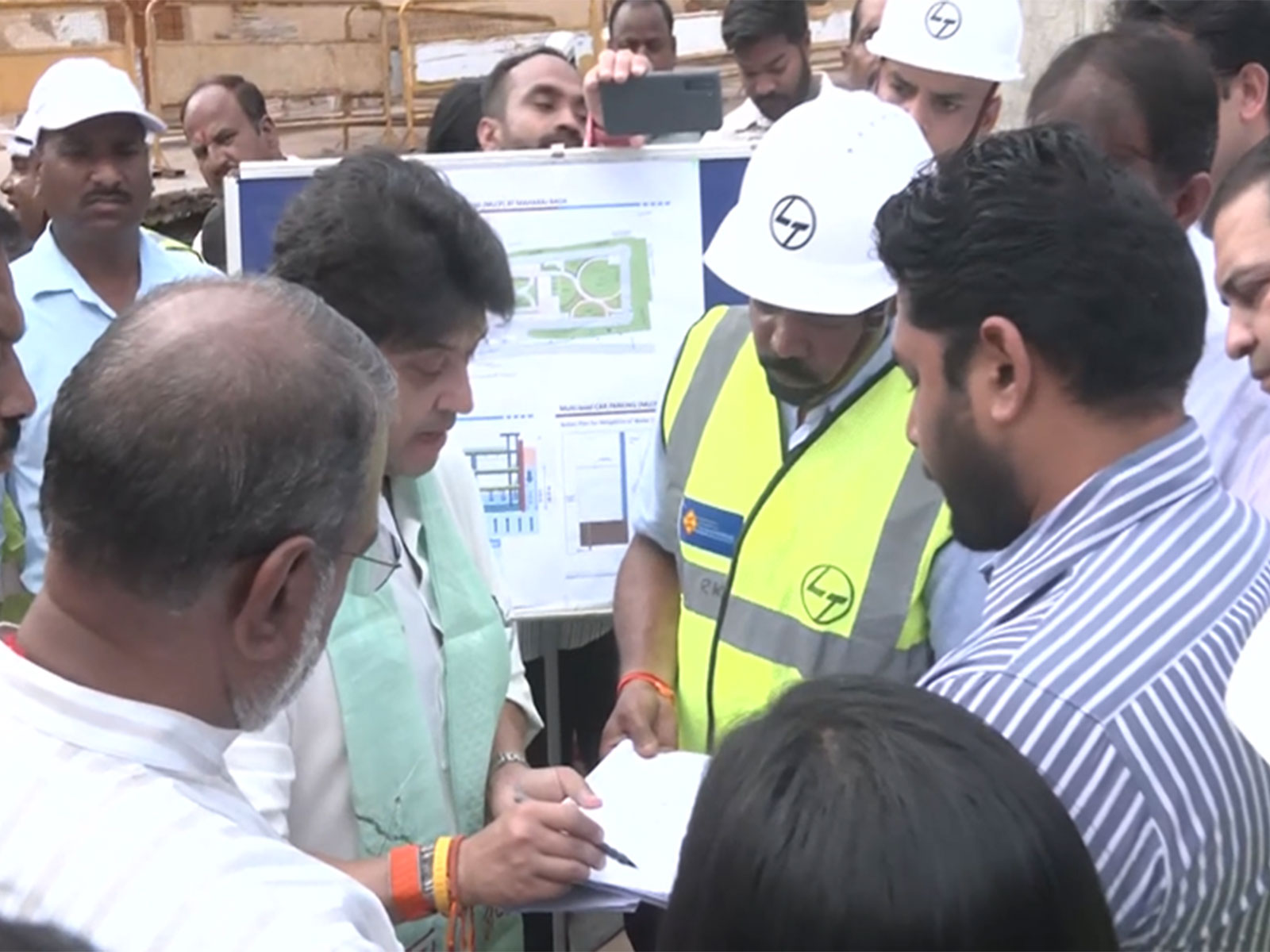 Union Minister Jyotiraditya Scindia inspected multi-level parking project in Gwalior (Photo/ANI)