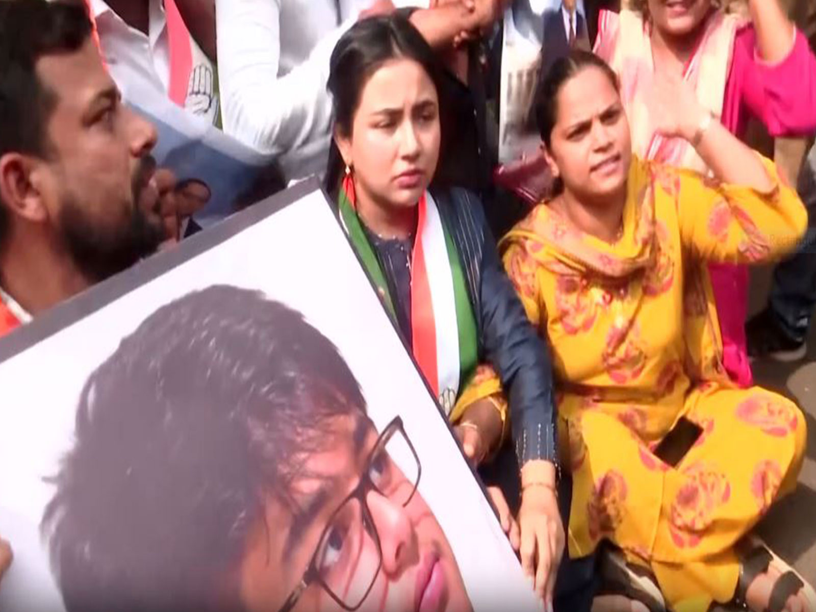 Congress workers protest outside IIT Bombay (Photo/ANI)