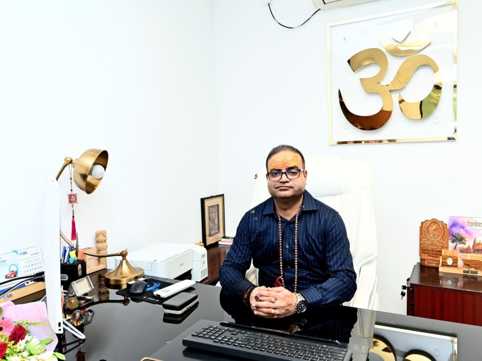 Satyam Mishra assumes charge (Photo: Shri Kashi Vishwanath Mandir)