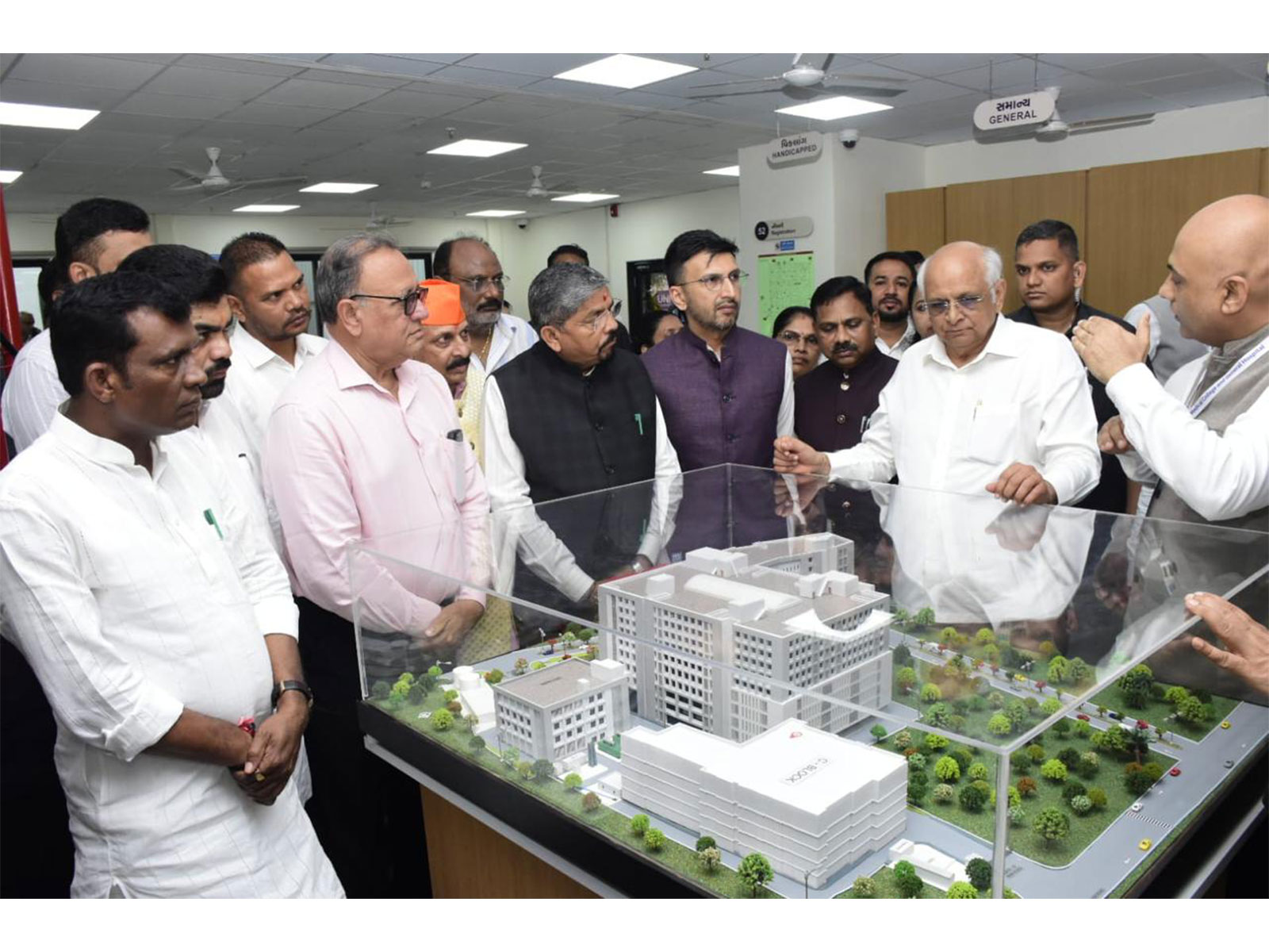 Gujarat Chief Minister Bhupendra Patel Inaugurates 317-Bed UNM Transitional Hospital in Vyara (Photo/Gujarat CMO) Gujarat Chief Minister Bhupendra Patel Inaugurates 317-Bed UNM Transitional Hospital in Vyara (Photo/Gujarat CMO)